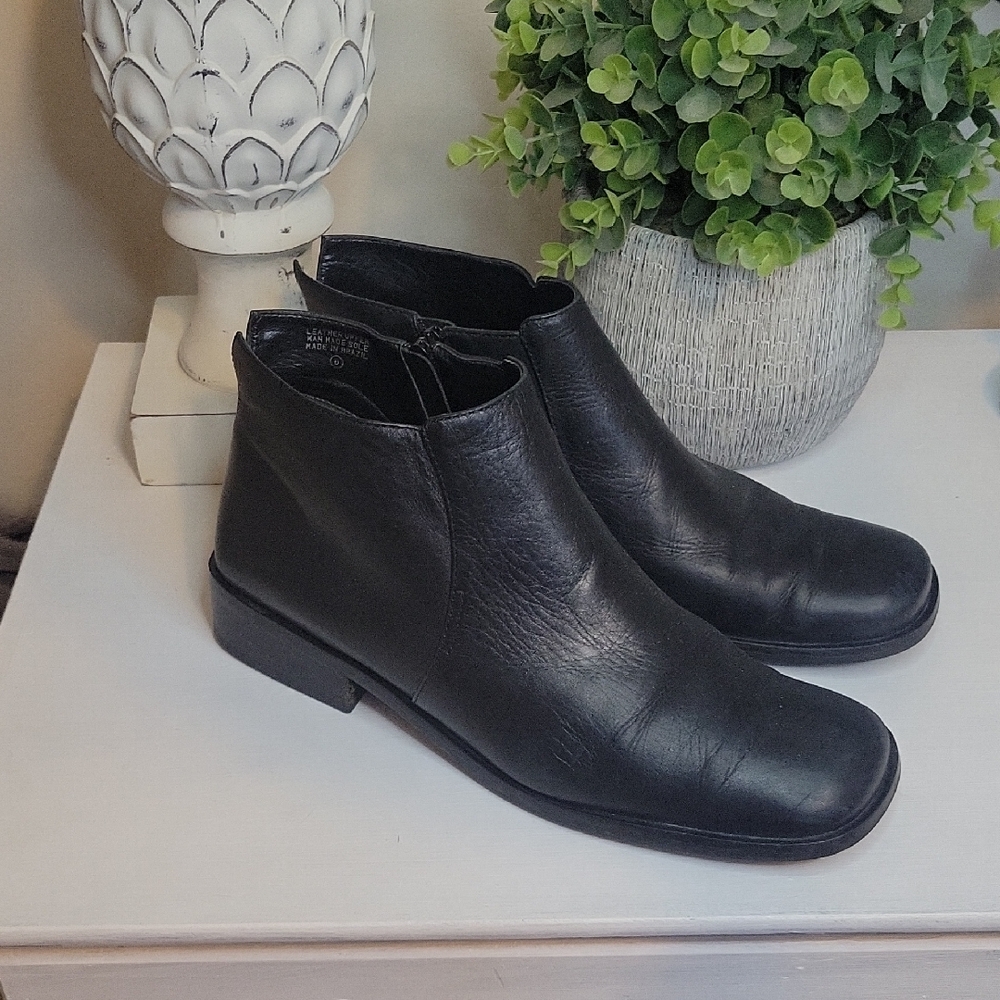 Etienne Aigner Bllack Ankle Boots SZ 10M